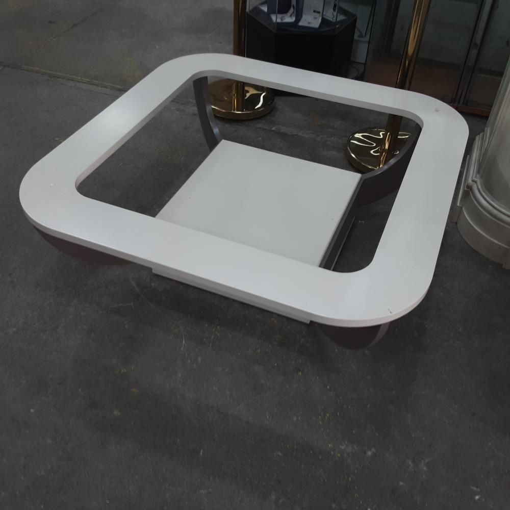 TABLE BASSE CARRE 