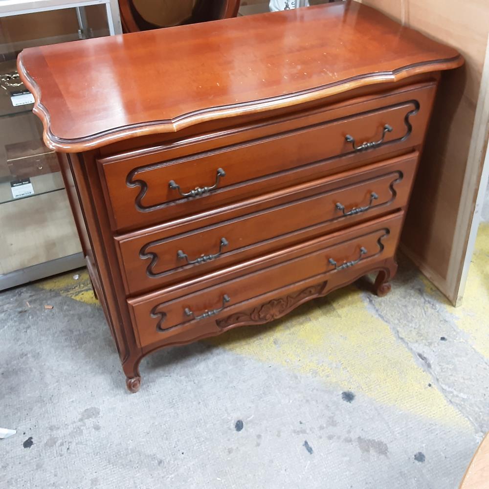 COMMODE 3T