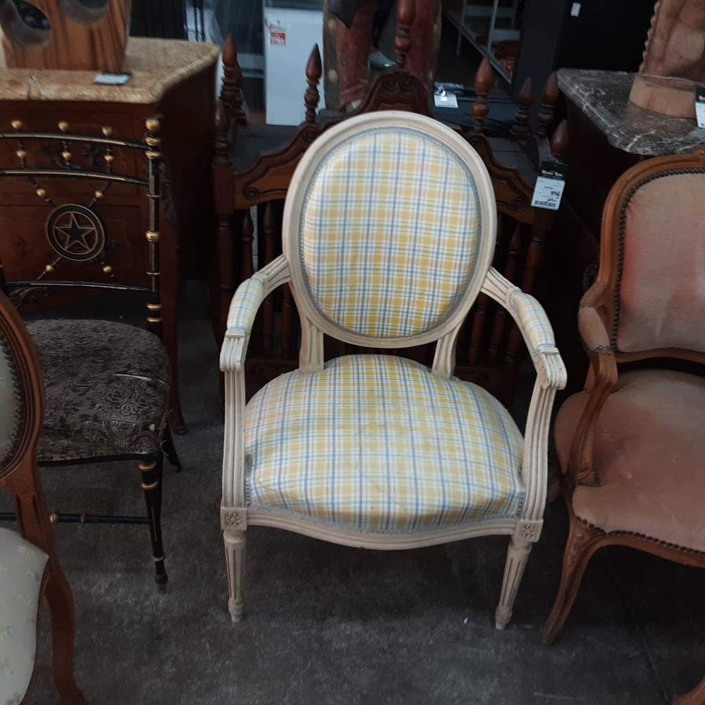 FAUTEUIL TISSU CARREAUX 