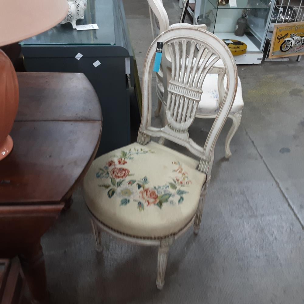 CHAISE 