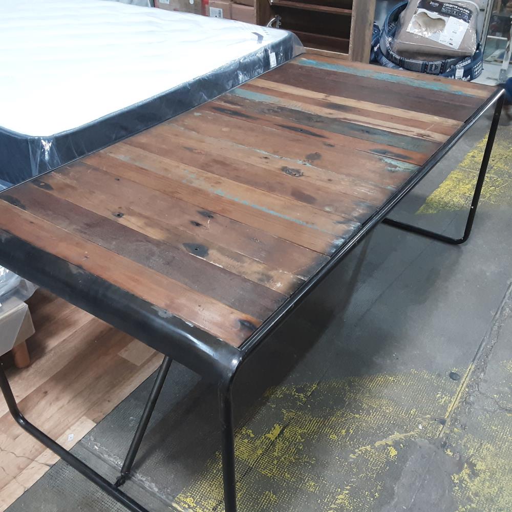 TABLE ST INDUSTRIEL 