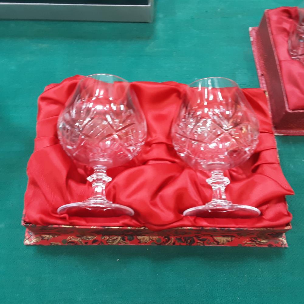 LOT DE 2 VERRES CRISTAL 