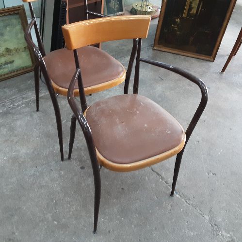 FAUTEUIL ASSISE MARRON EN L’ETAT 