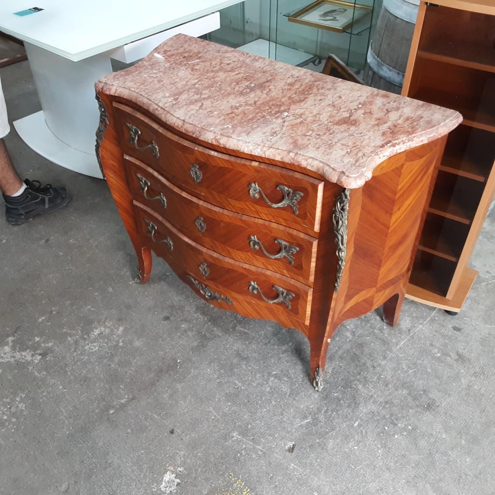 COMMODE MARQUETEE DESSUS MARBRE 