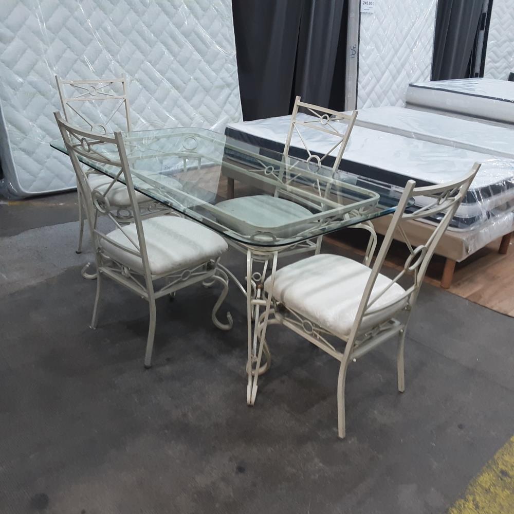 TABLE RECTANGLE VERRE 152X90 +4CHAISES 