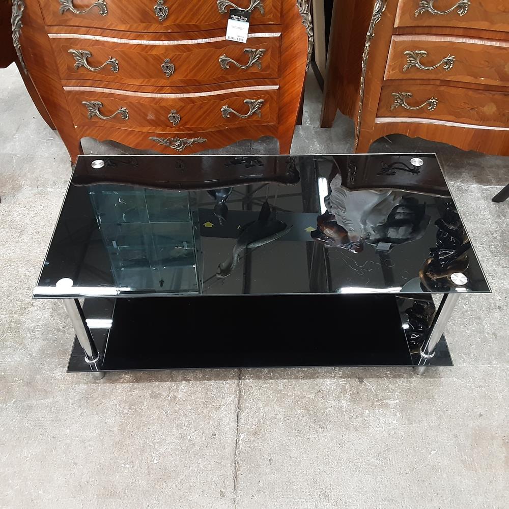 TABLE BASSE EN VERRE NOIR