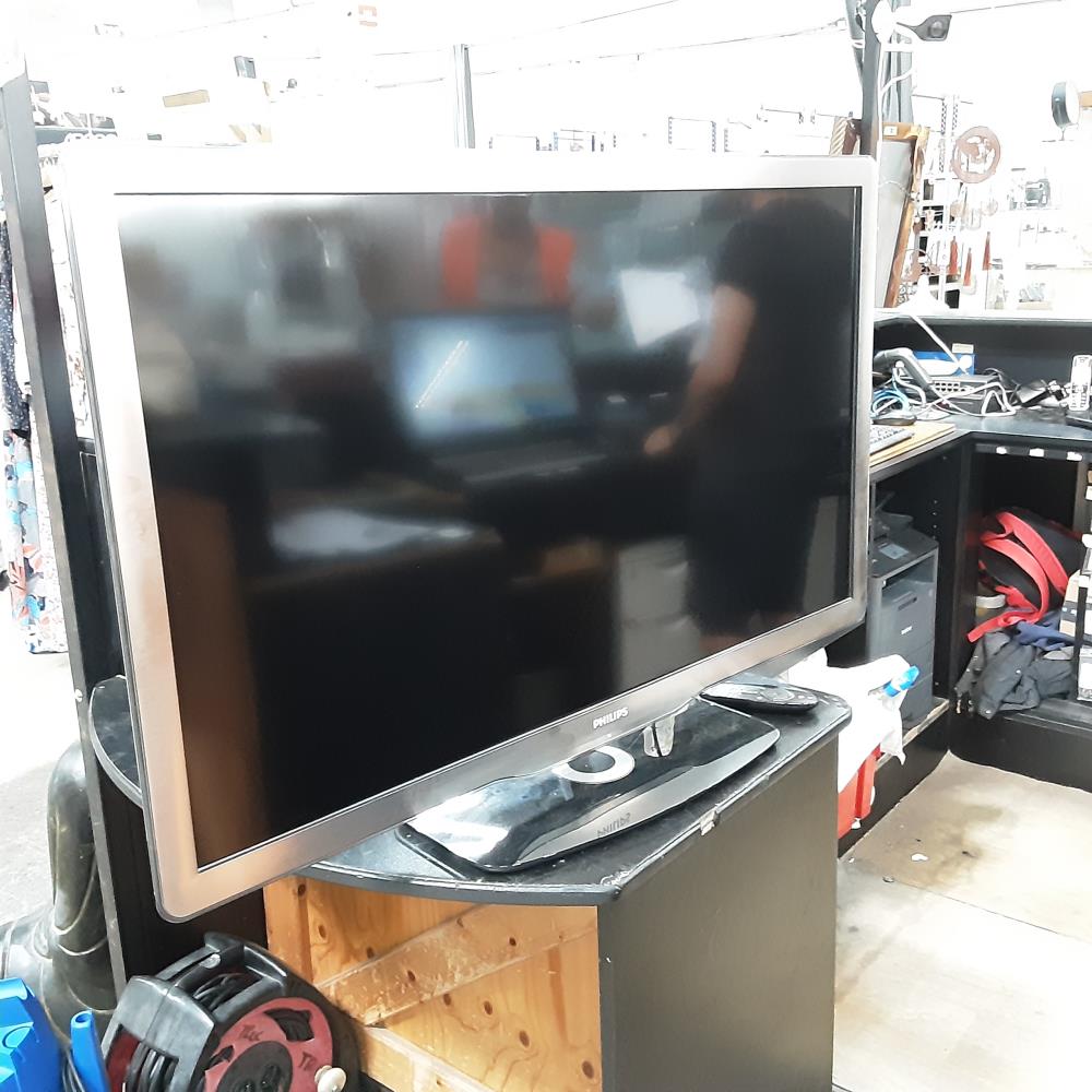 TV PHILIPS AVEC TÉLÉCOMMANDE 