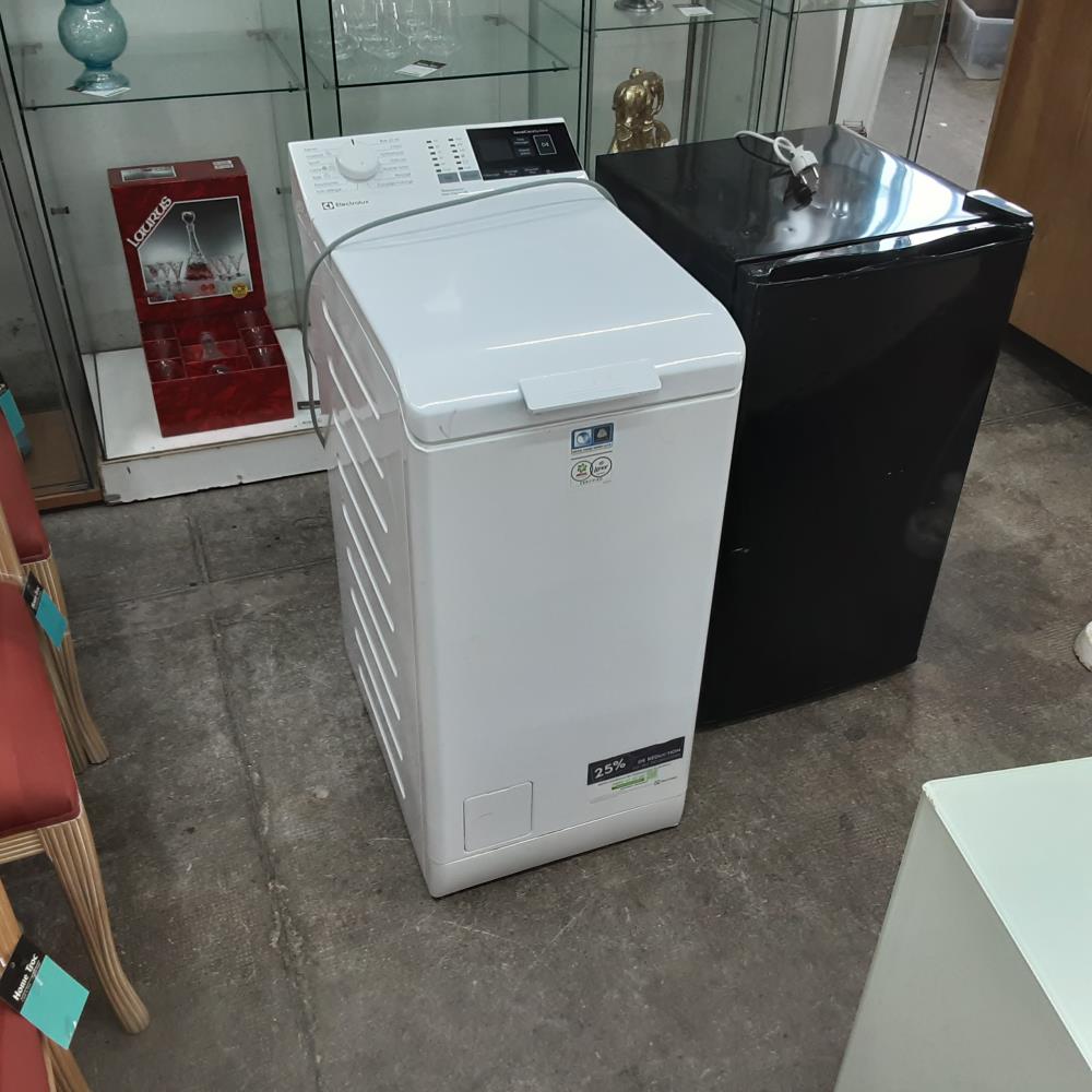 MACHINE A LAVER ELECTROLUX