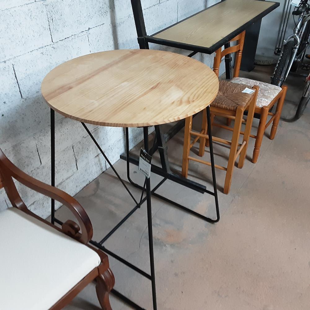 TABLE HAUTE