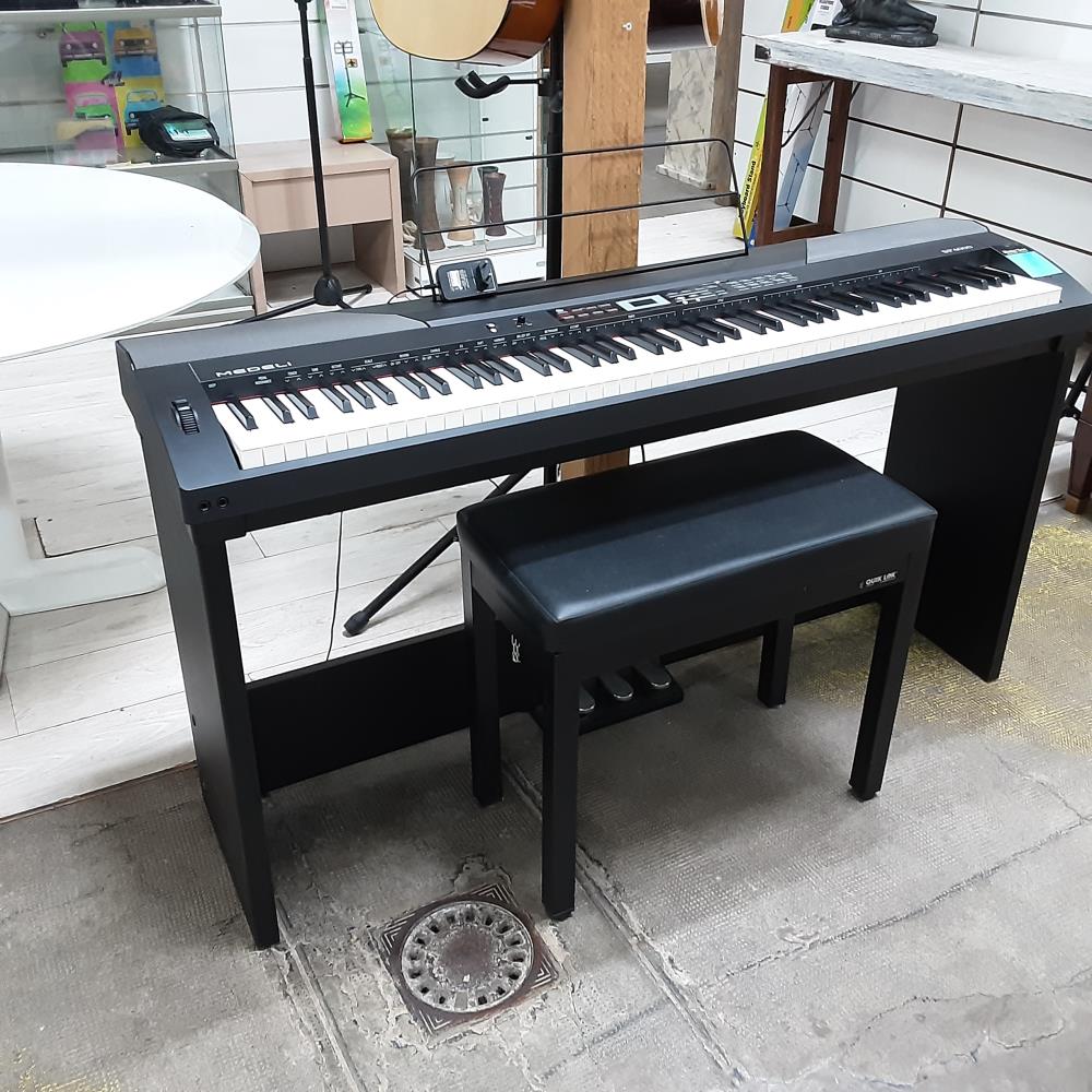 PIANO MEDELI AVEC TABOURET 