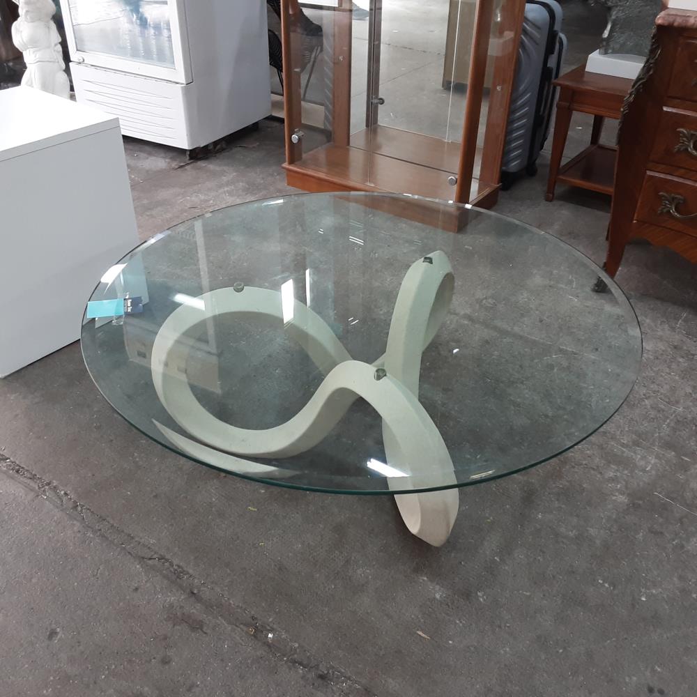 TABLE BASSE RONDE DESSUS VERRE 