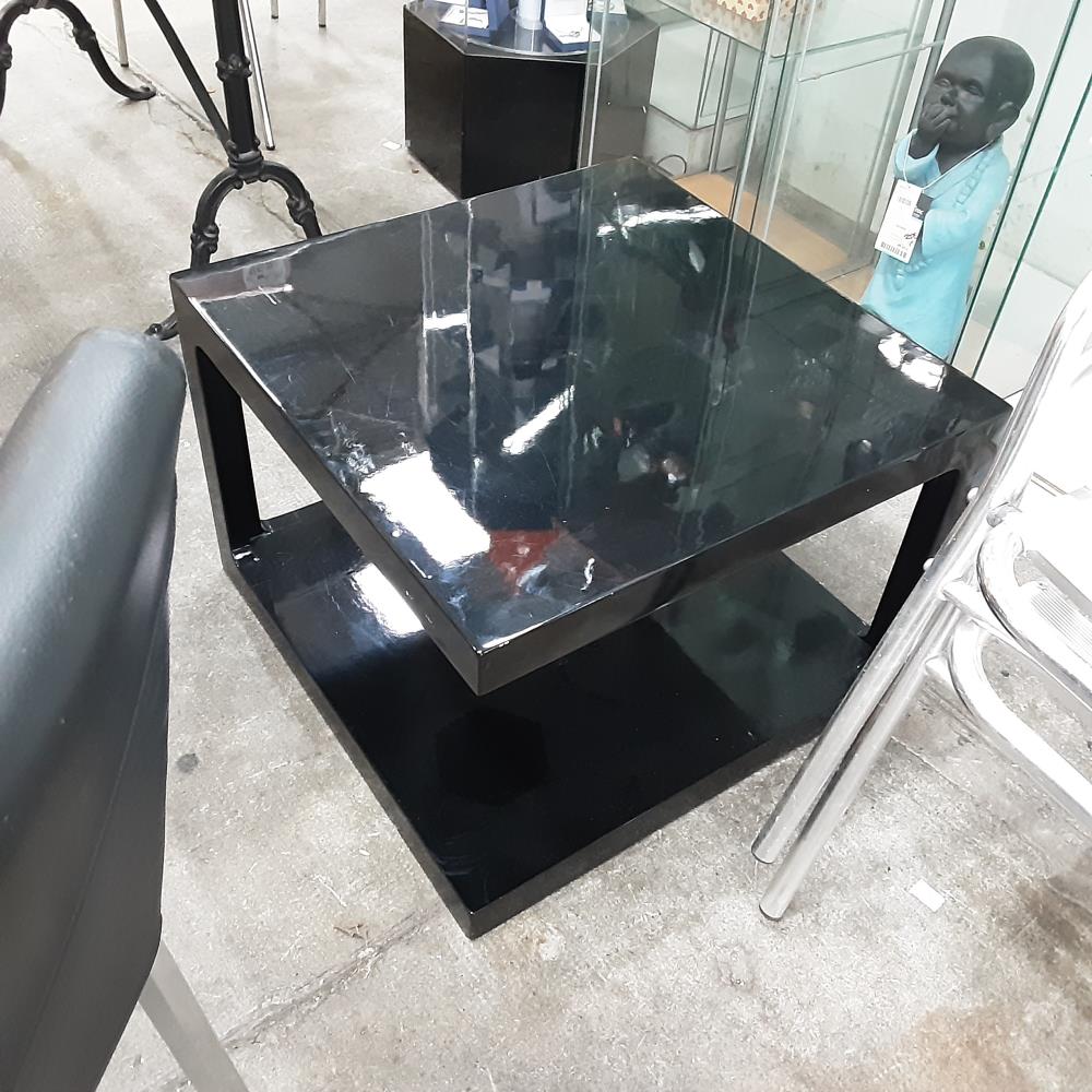 TABLE BASSE CARRE NOIRE 