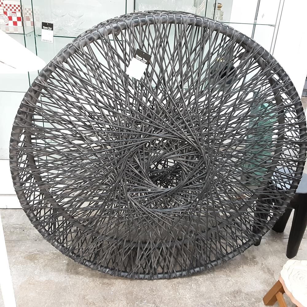 TABLE BASSE RONDE TRESSÉE 
