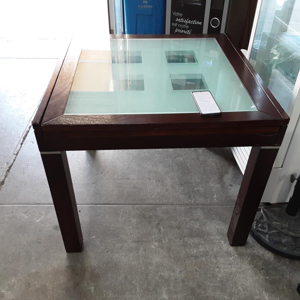 TABLE DE SAM CARRE 