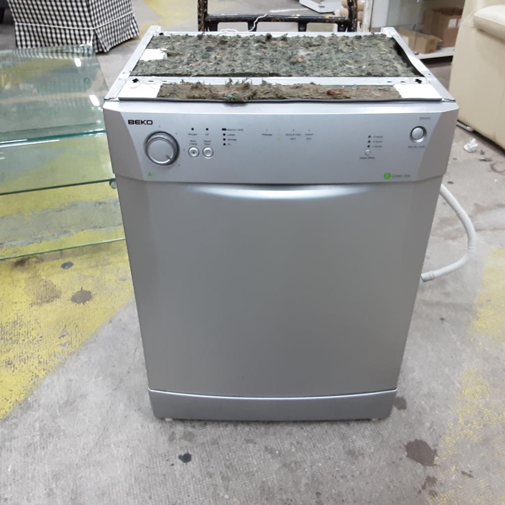 LAVE VAISSELLE BEKO VENDU EN L’ETAT 