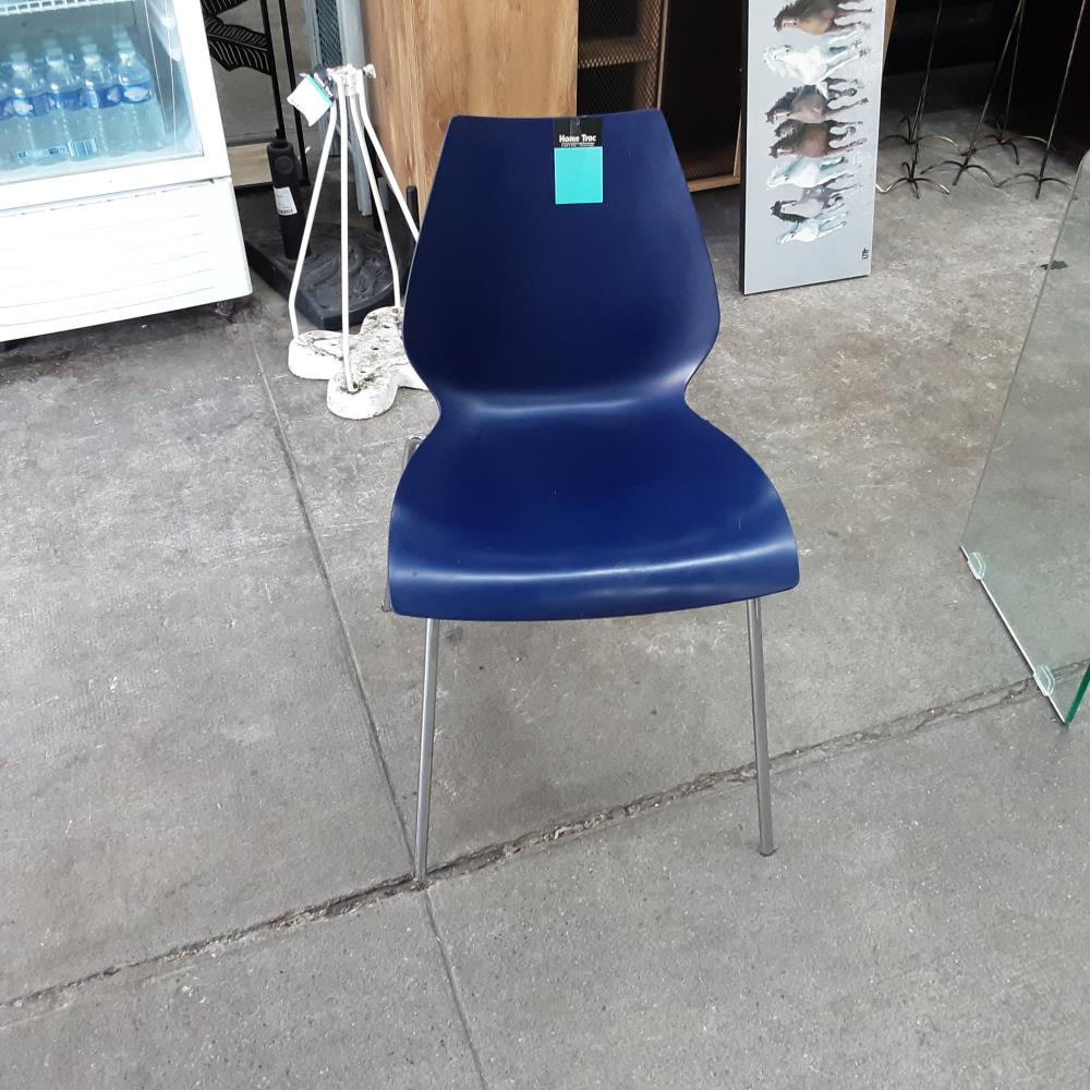 CHAISE BLEU KARTELL 