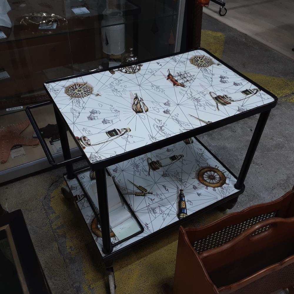 DESSERTE A ROULETTES 