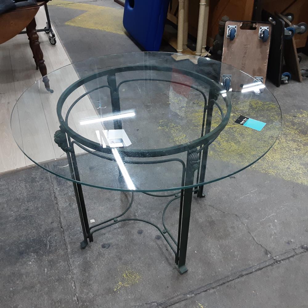TABLE EN VERRE 