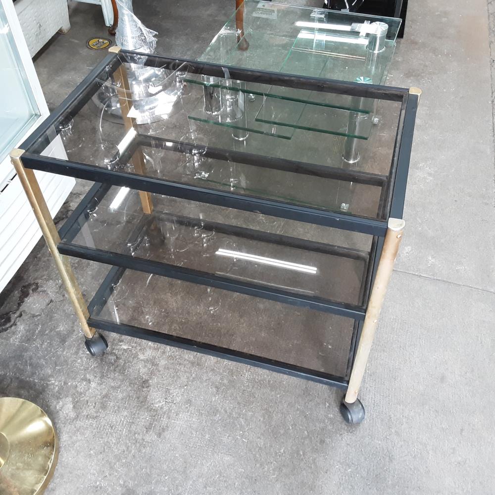 TABLE BASSE 3N A ROULETTES 