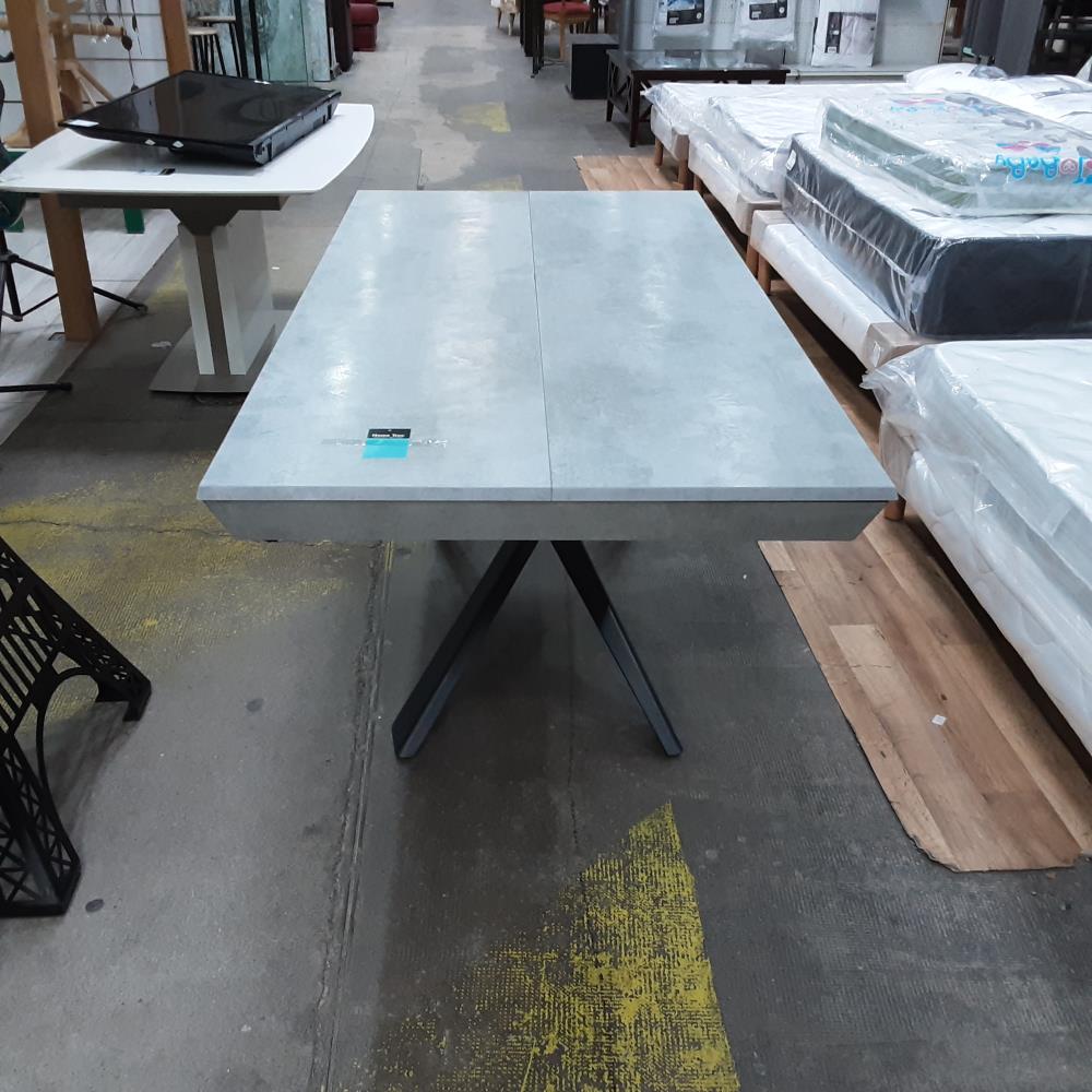 TABLE GRISE PIED METAL AVEC RALLONGES INTÉGRÉ 