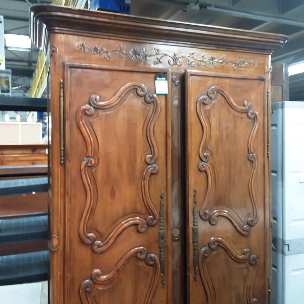 ARMOIRE 2 PORTES ANCIENNE SCULPTEE