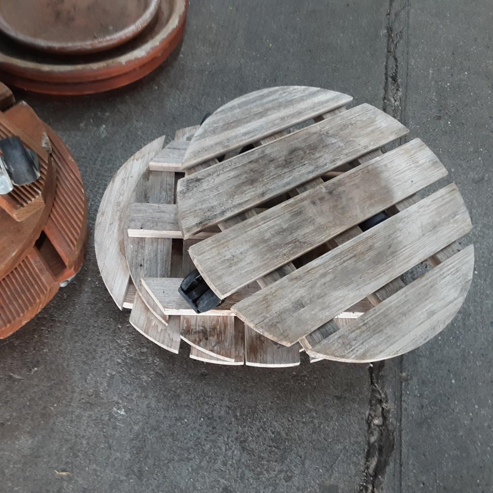 SUPPORT ROND A ROULETTES BOIS 