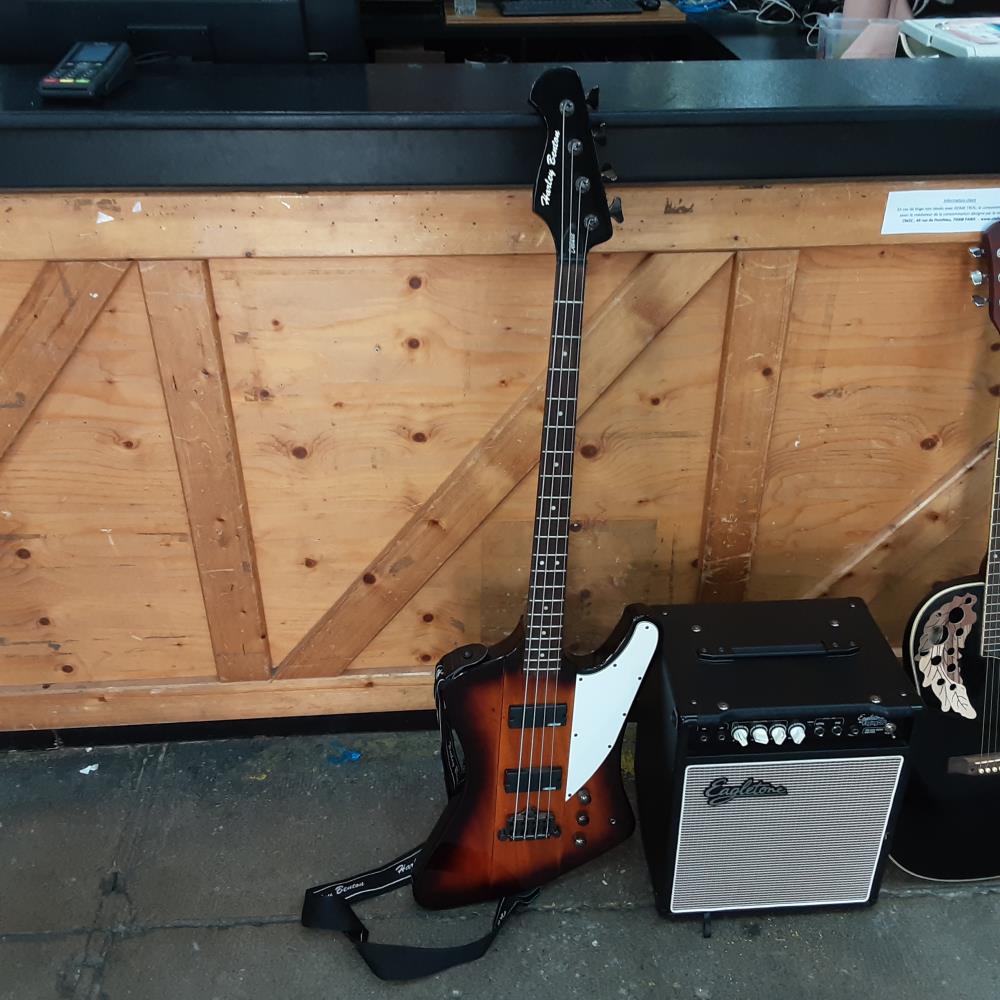 GUITARE HARLEY BENTON