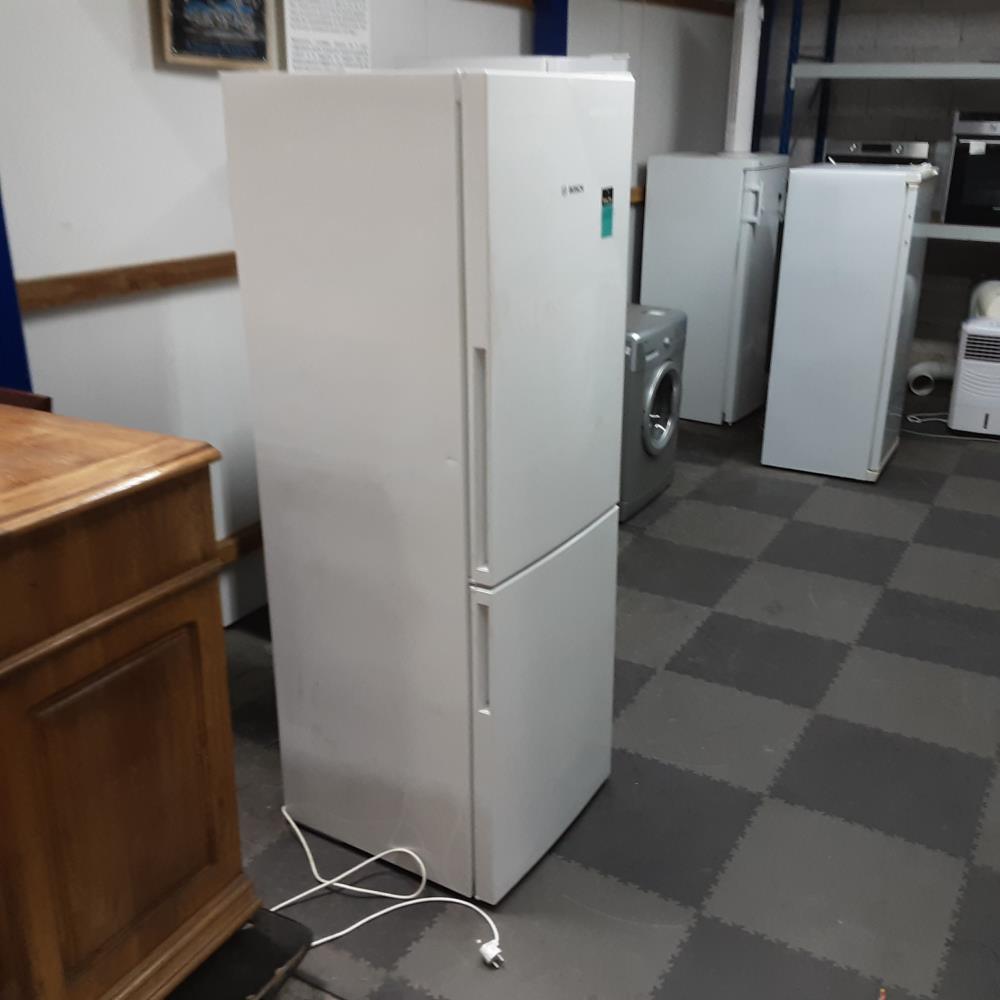 FRIGO CONGELATEUR BOSCH EN L’ETAT 