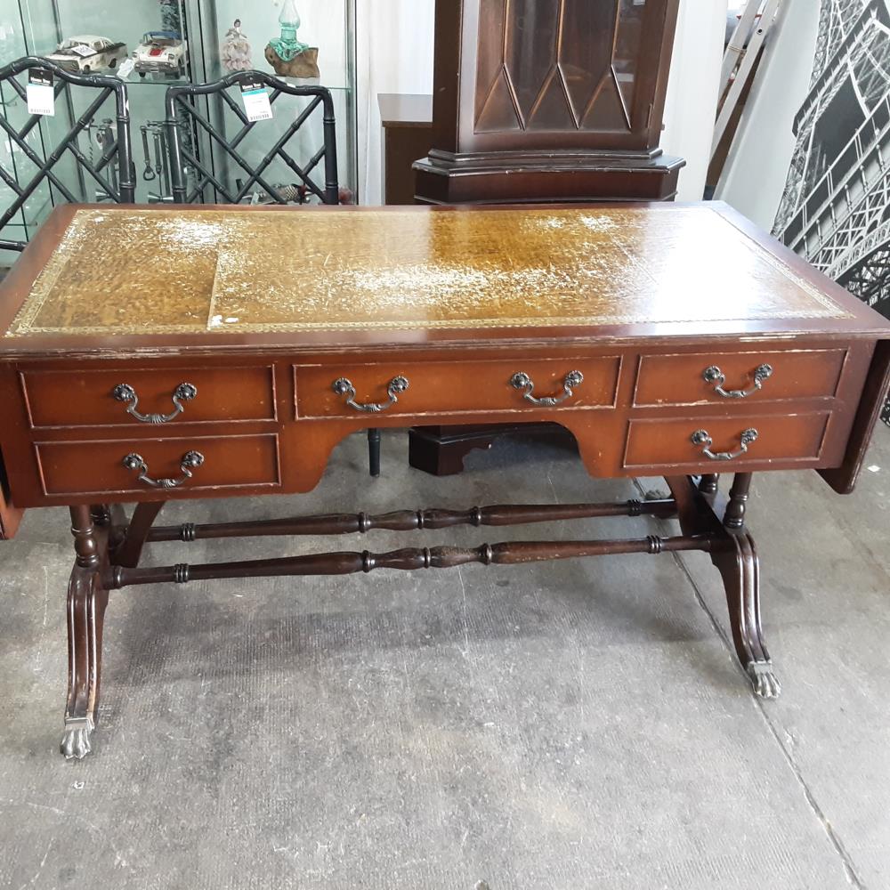 BUREAU DESSUS CUIR 