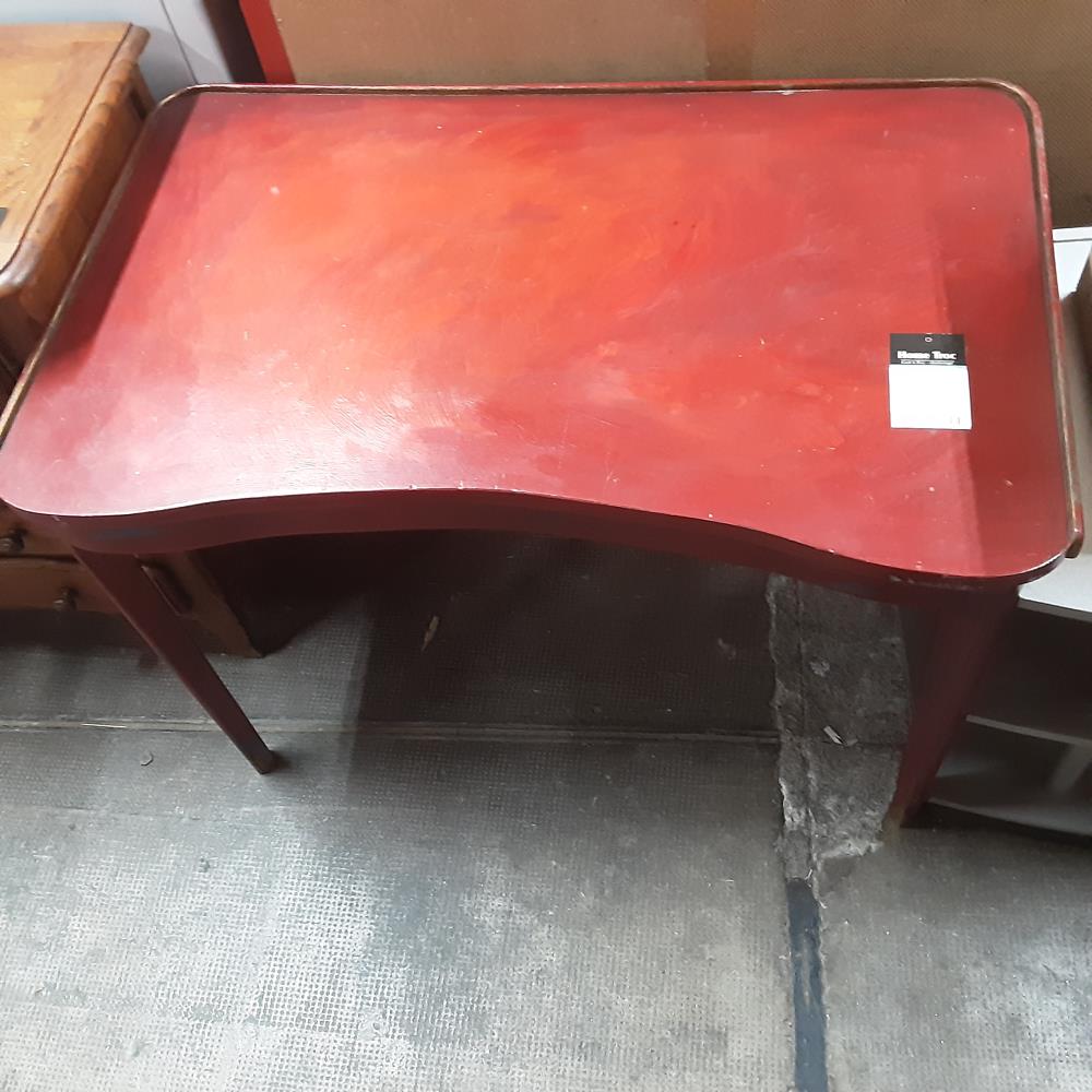 BUREAU ROUGE 