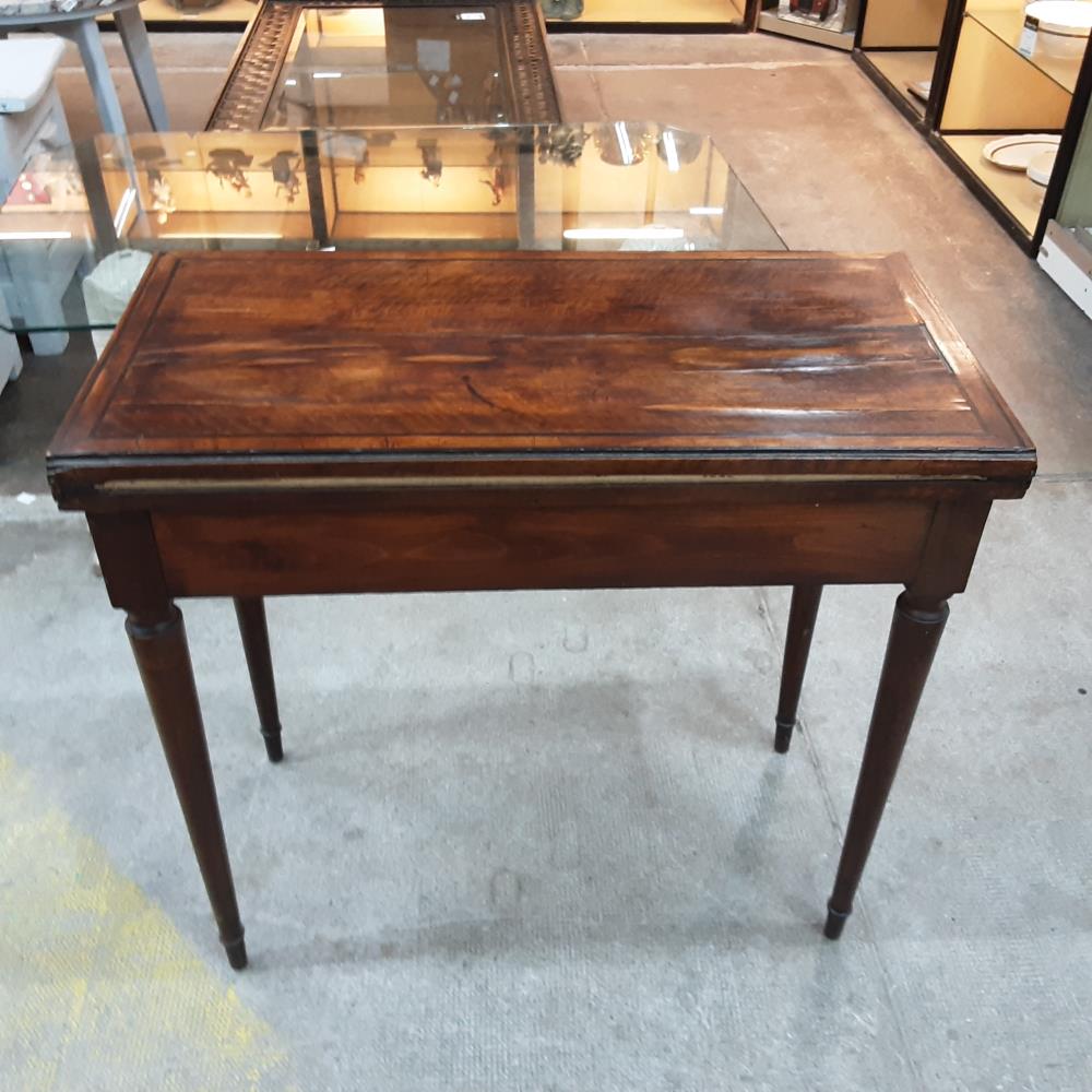 TABLE DE JEU ANCIENNE 