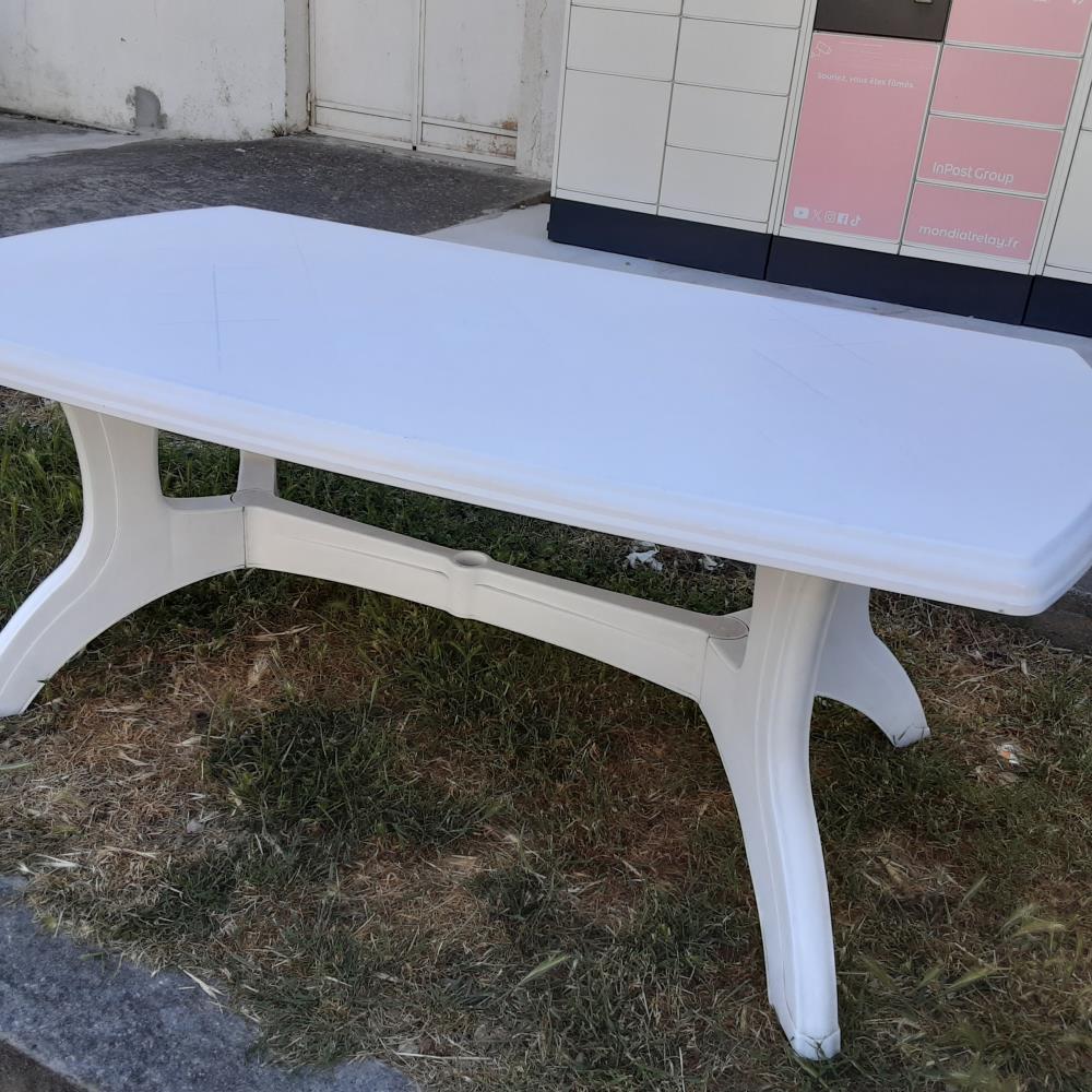 TABLE RECTANGLE PLASTIQUE 