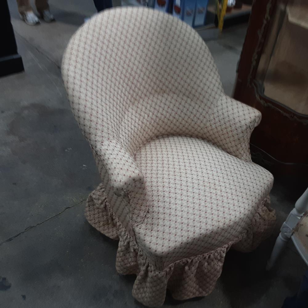 FAUTEUIL CRAPAUD TISSU FLEURS 
