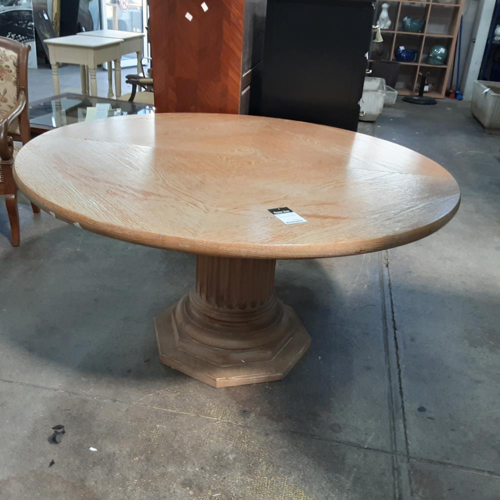 TABLE RONDE PIED CENTRAL 