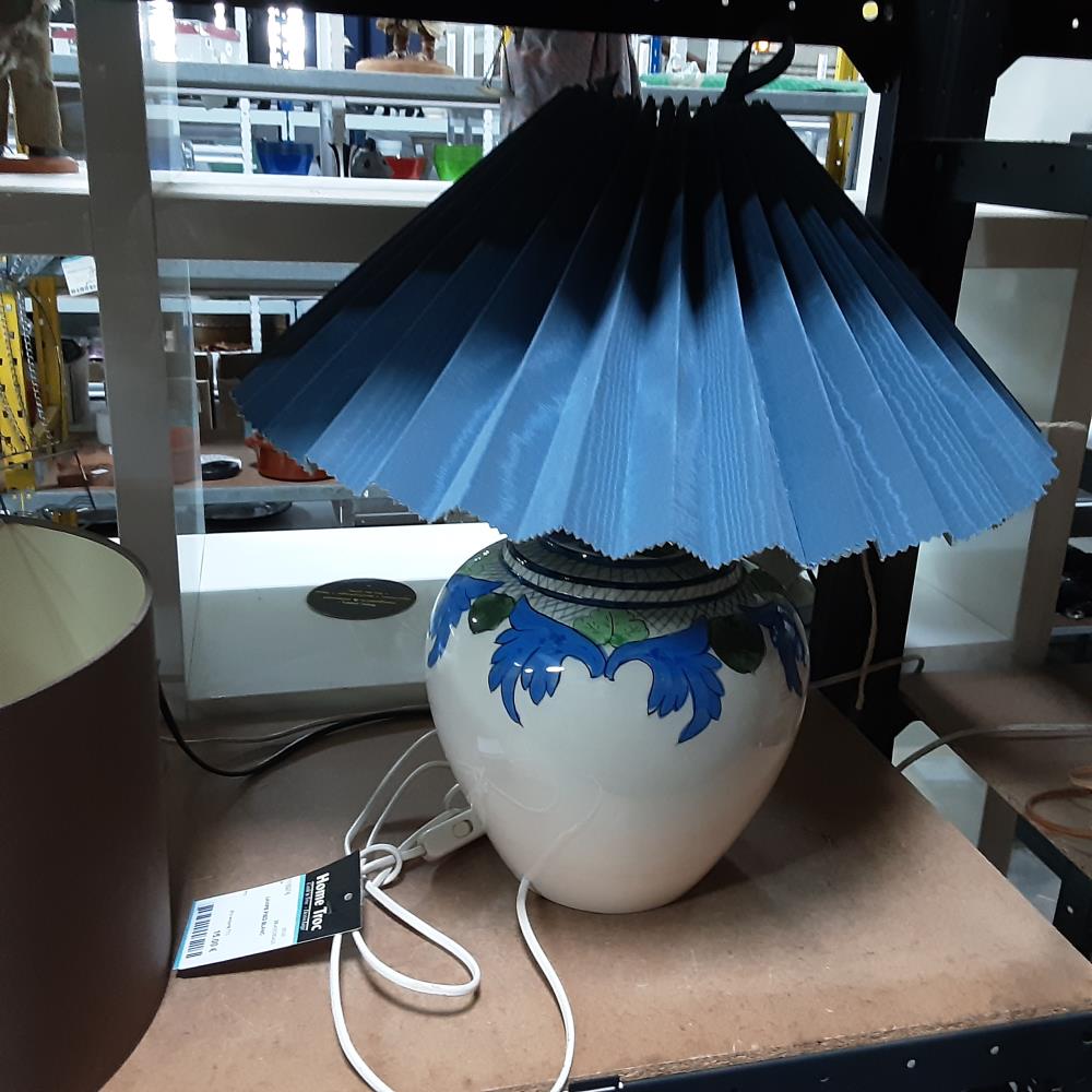 LAMPE PIED BLANC