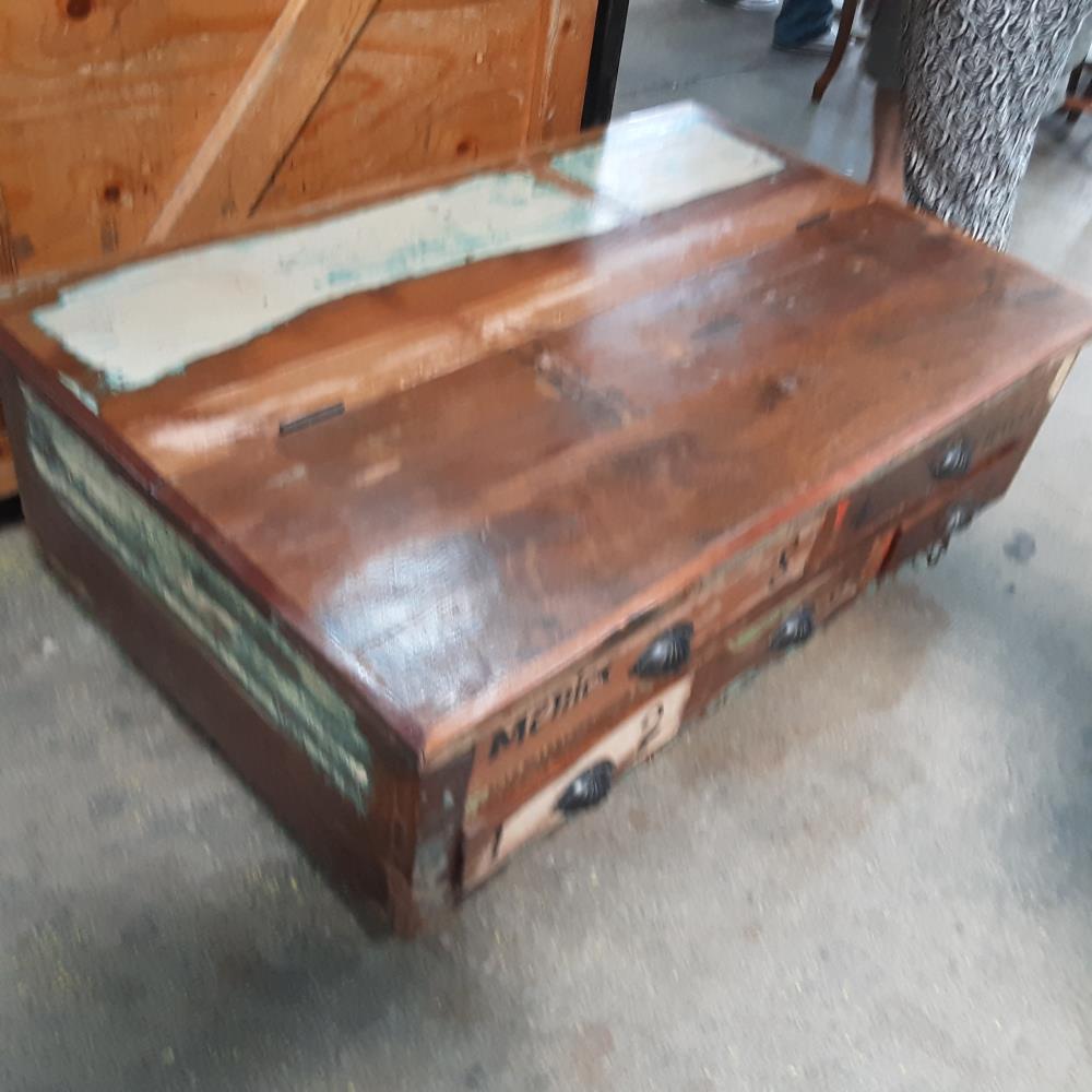 TABLE BASSE COFFRE STYLE INDUSTRIEL 