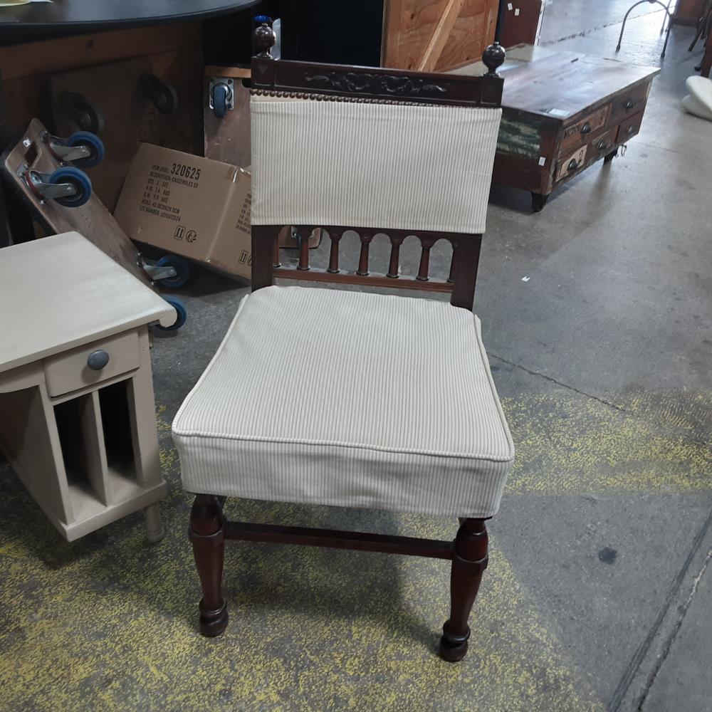 CHAISE ANCIENNE 
