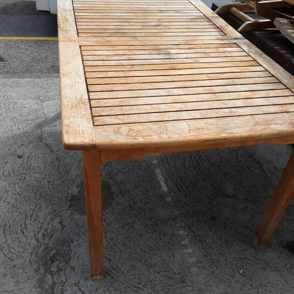 TABLE RECTANGLE BOIS EXOTIQUE 