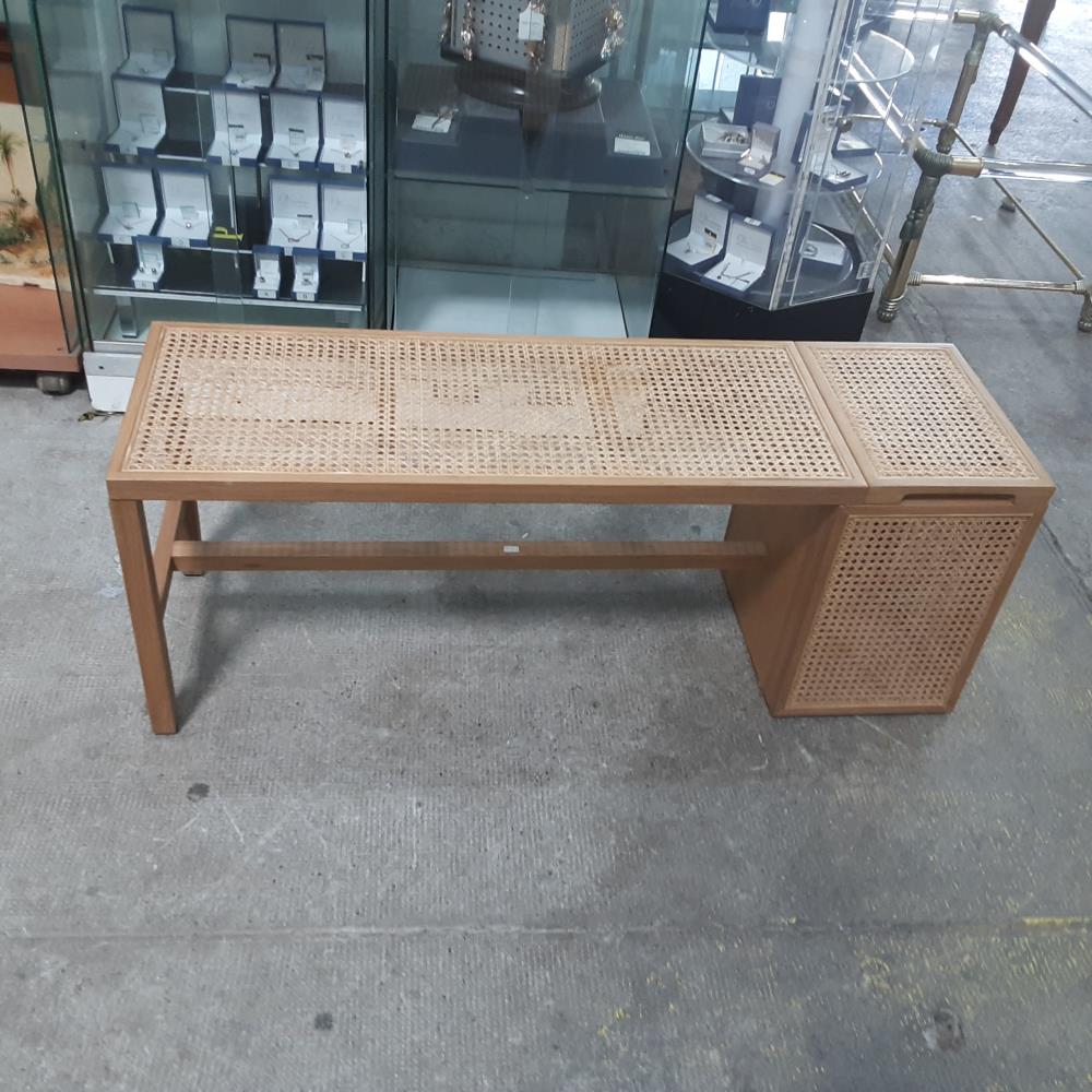 BANQUETTE CANNEE 