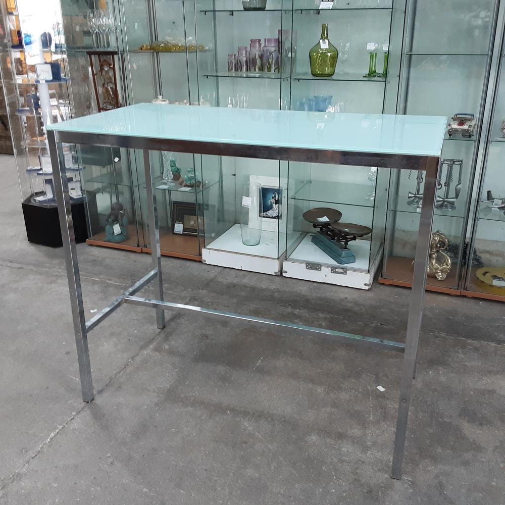 TABLE HAUTE 