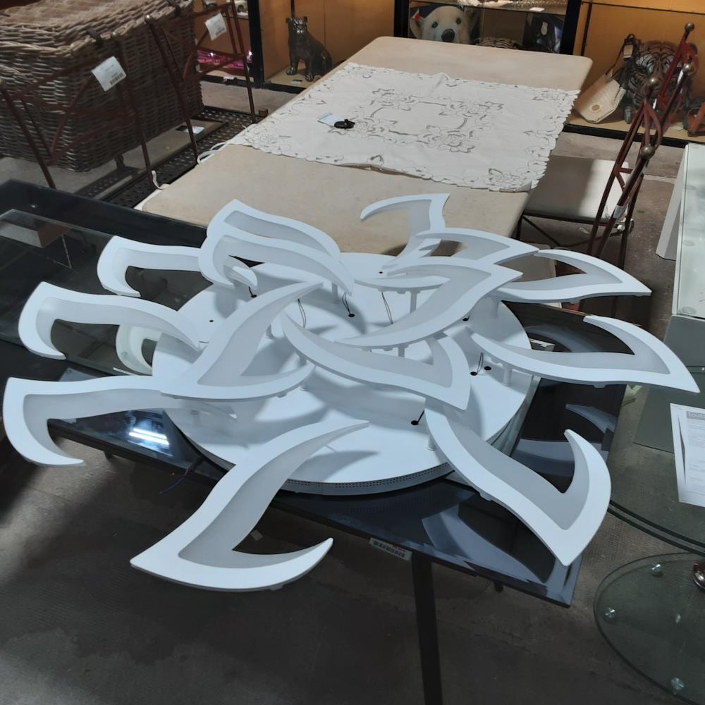 LUSTRE LED BLANC GM