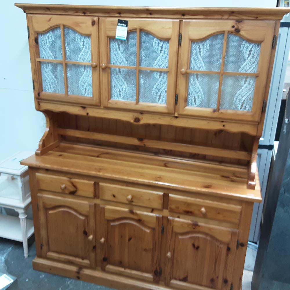 BUFFET DE CORPS EN PIN