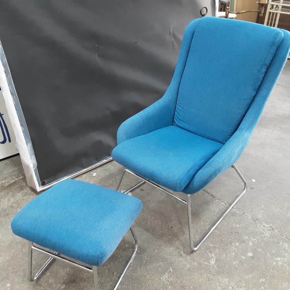 FAUTEUIL BLEU AVEC REPOSE PIED 