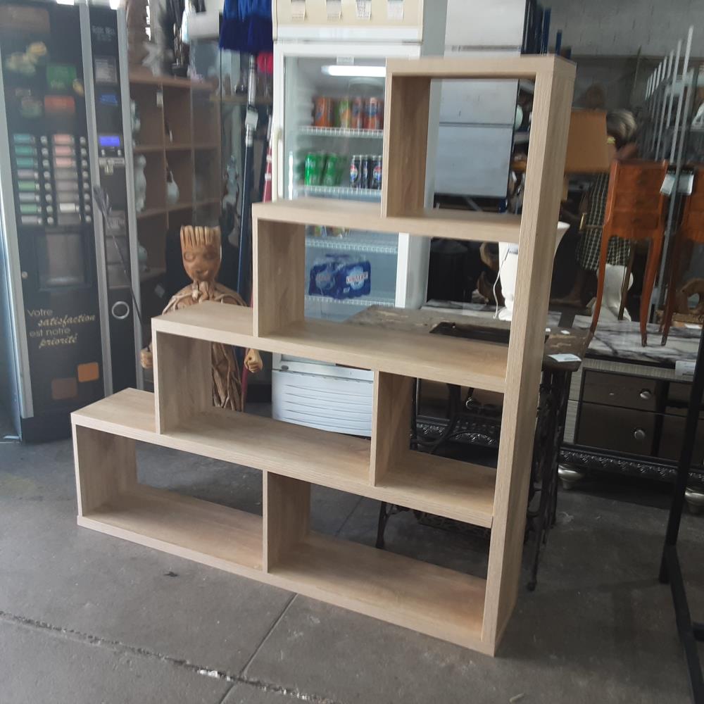 ETAGERE ESCALIER 