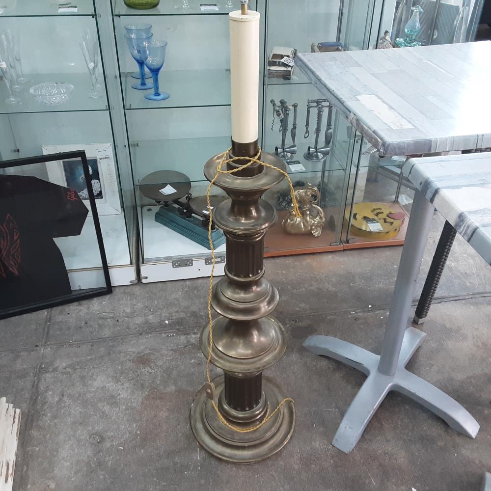 PIED DE LAMPE LAITON 
