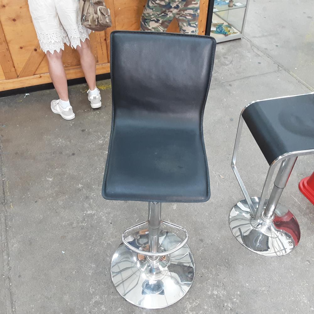 TABOURET NOIR 
