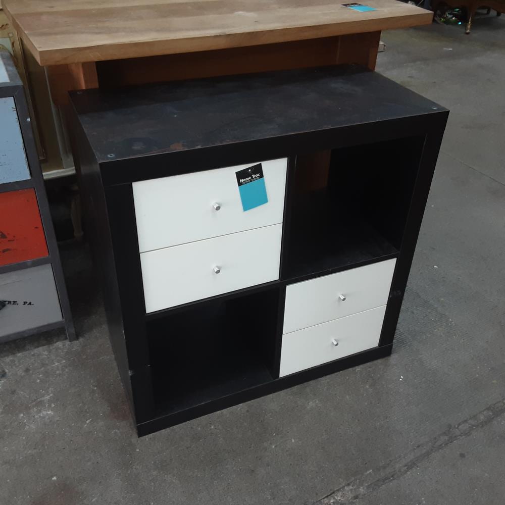 MEUBLE 4 TIROIRS 