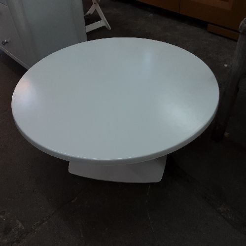 TABLE BASSE RONDE BLANCHE STAMP