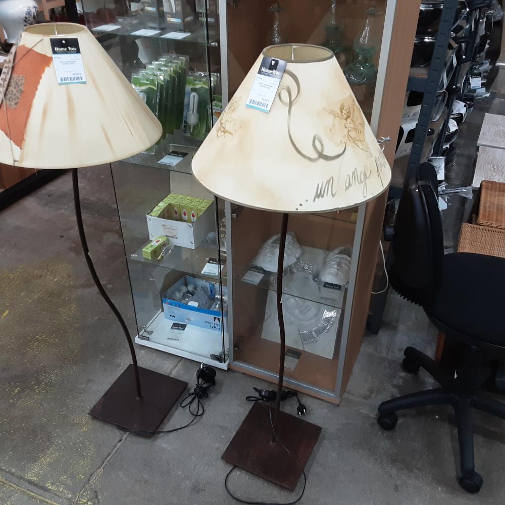 PETIT LAMPADAIRE MÙETALLIQUE