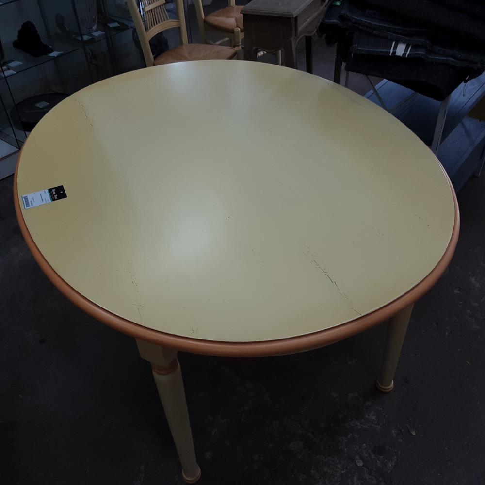 TABLE OVALE BEIGE 